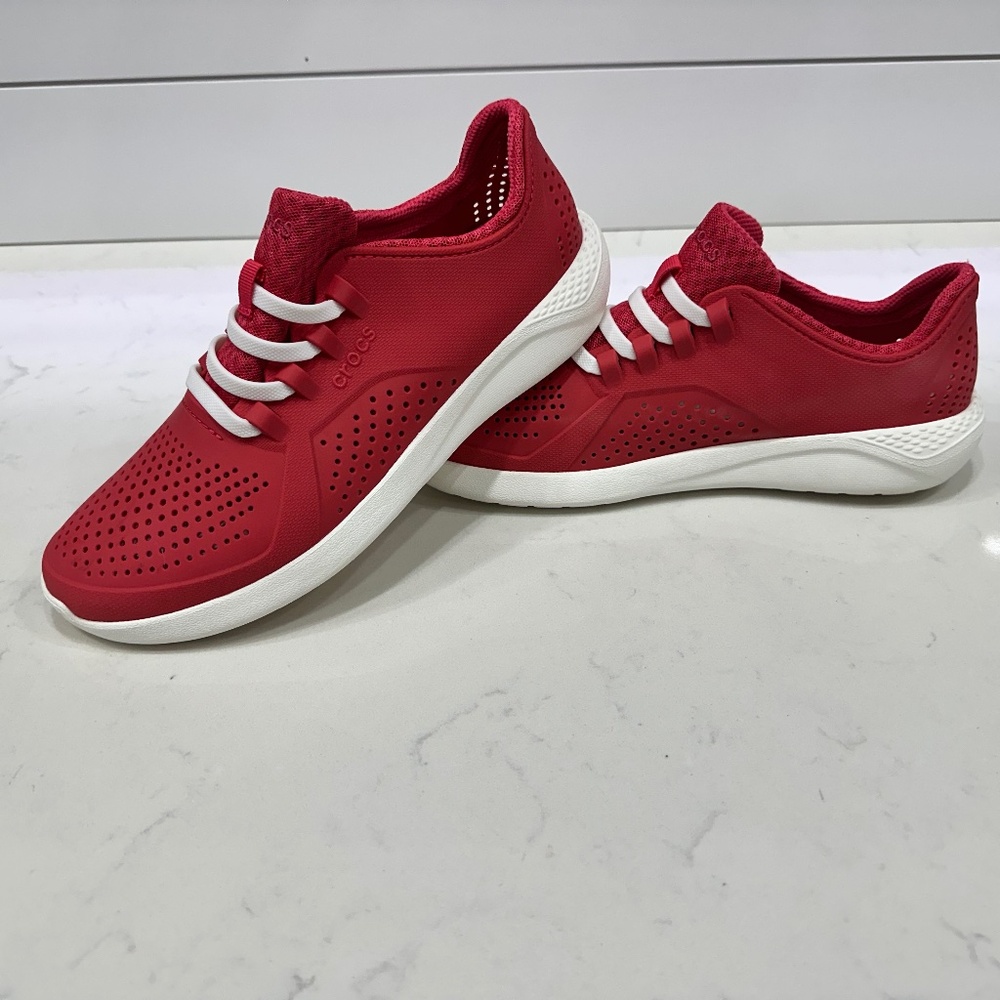 EUC Crocs LiteRide Pacer Sneakers